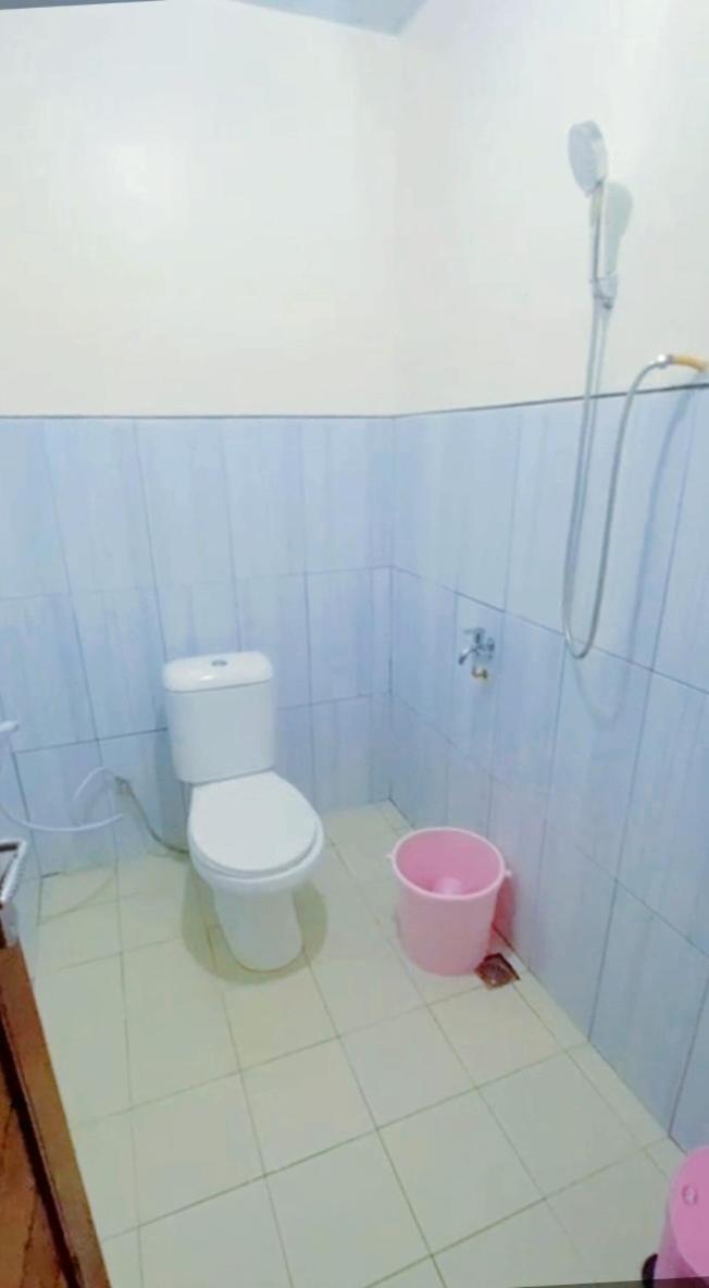 Wisma tamu Madinna Dieng Diyeng